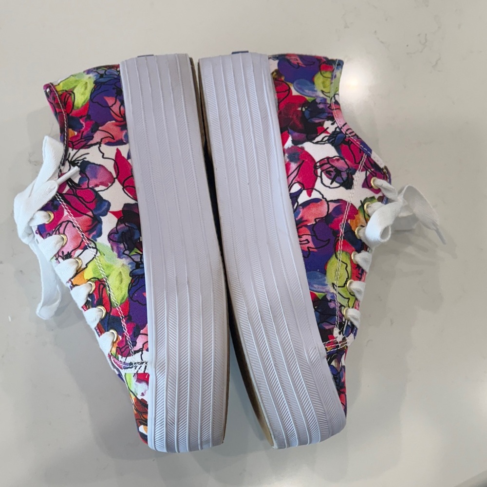 Keds Triple Up gorgeous floral sneakers - like new- worn 1x indoors - Picture 8 of 12